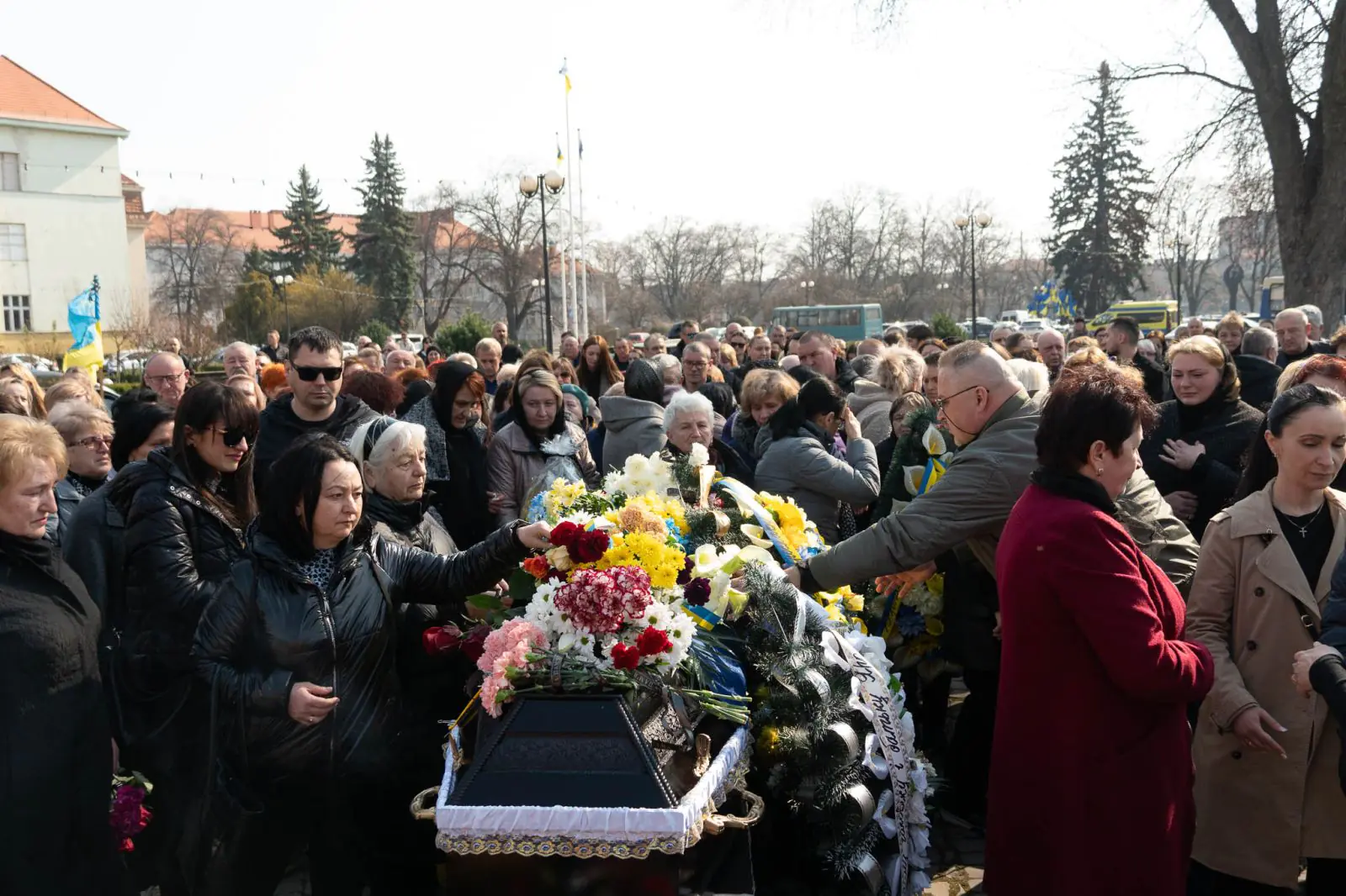 Ужгород провів в останню земну дорогу 39-річного військовослужбовця, солдата, стрільця-зенітника Ярослава Малюка2