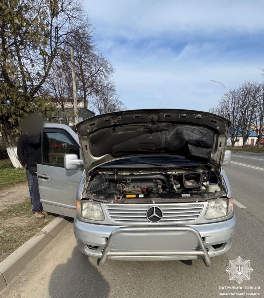 В Ужгороді виявили керманича, який їздив із підробленими документами0