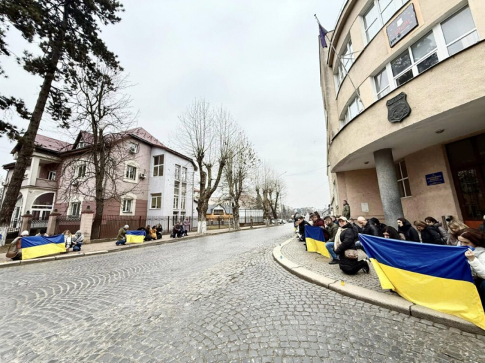 Зі сльозами на очах і глибоким сумом у серцях громада проводжала в останню путь Героя — Дмитра Хвоста2