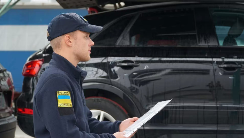 Цьогоріч на Закарпатті розмитнили 570 вживаних автомобілів і лише один новий0