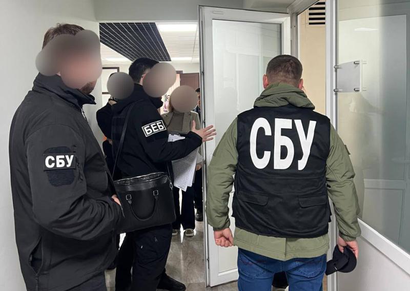 Обшуки в міській раді Ужгорода: СБУ та БЕБ прийшли в Департамент міської інфраструктури0