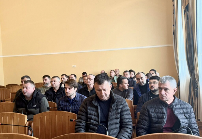 Депутати Хустської міської ради зібралися на позачергову сесію2