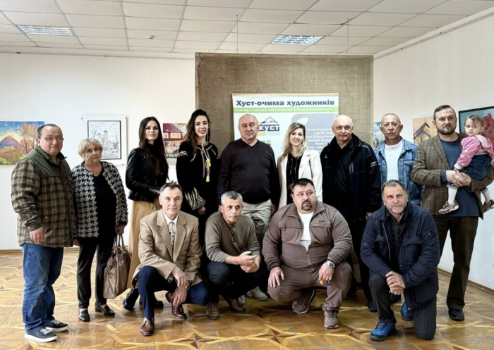 Хуст на полотні: виставка робіт у картинній галереї2