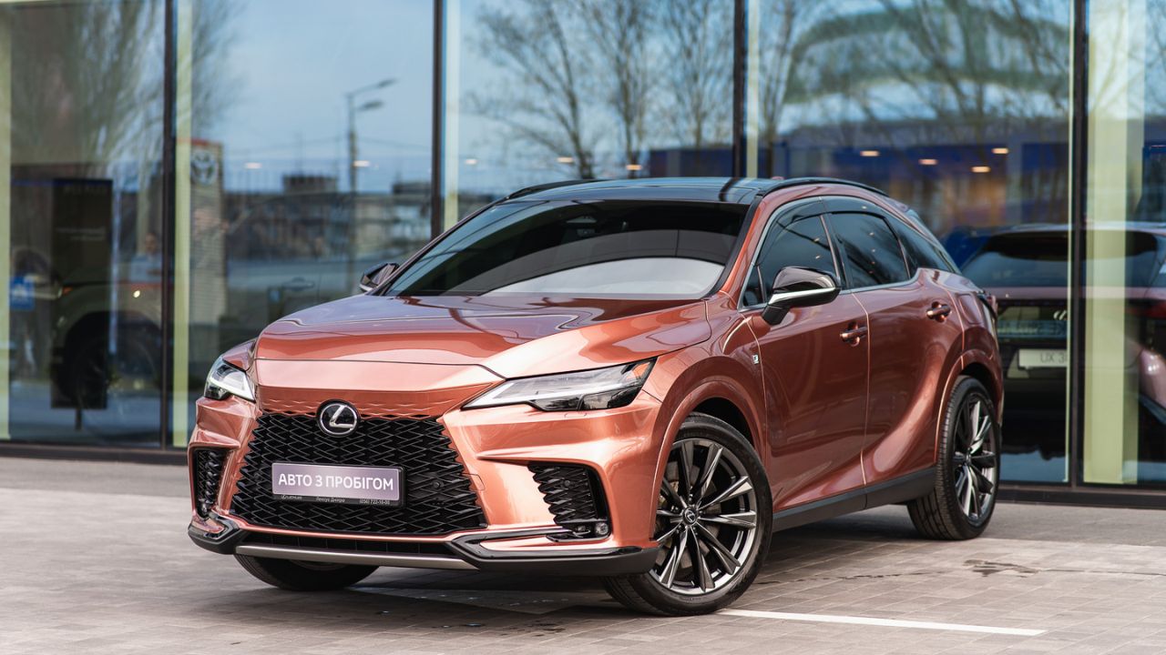 Склад авто Lexus з пробігом