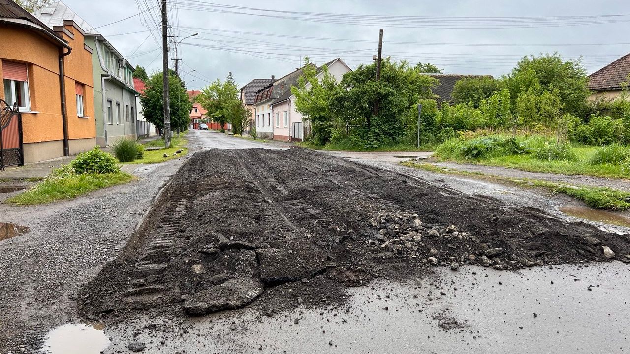 Ремонт вулиці Небесної Сотні у Сваляві