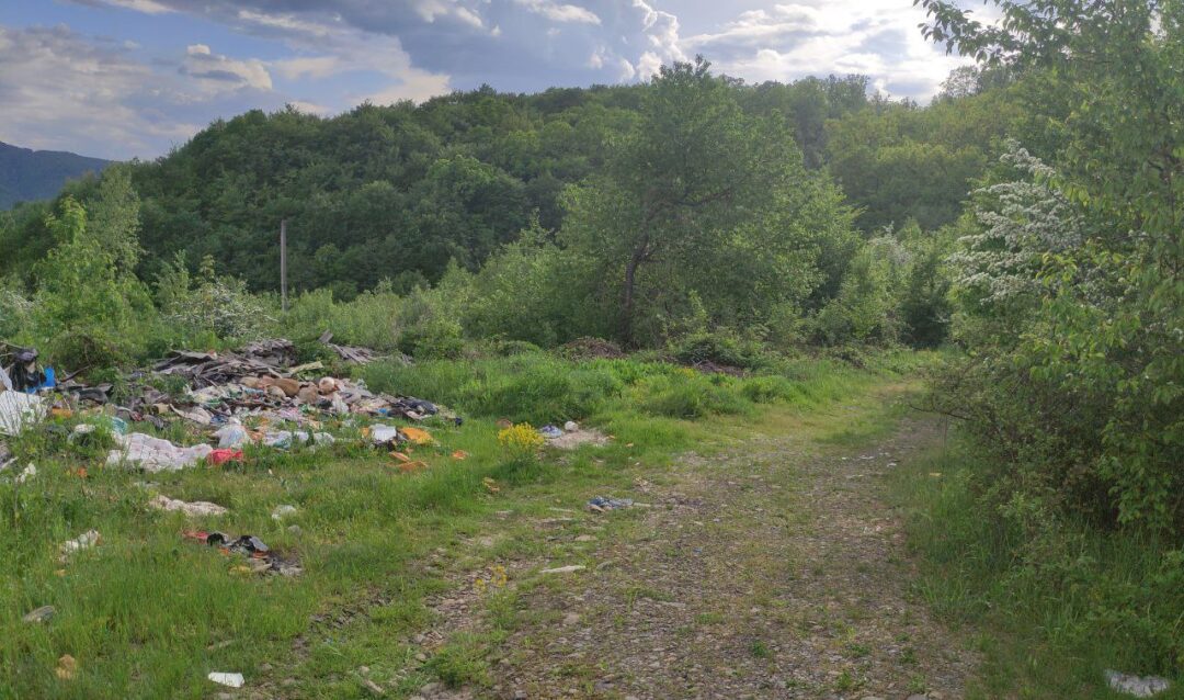 Стихійне сміттєзвалище у селі Сусково