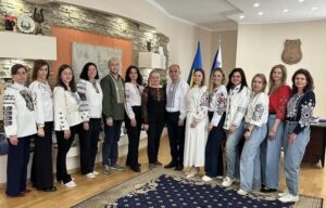 Вишиванка — символ єдності української нації  та сучасна зброя1