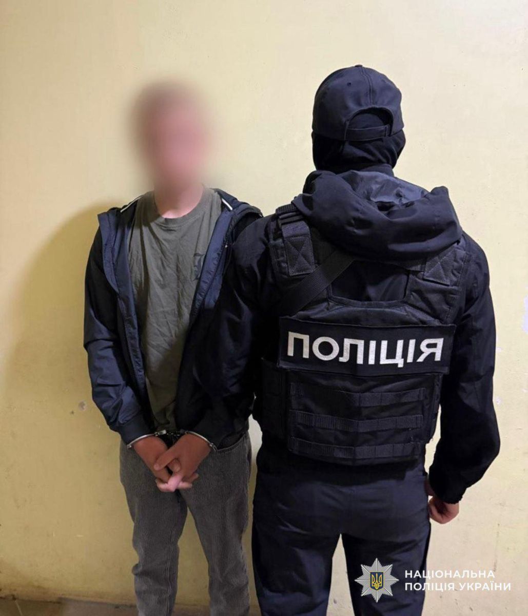 На Закарпатті поліція ліквідувала ще один канал незаконного переправлення осіб через кордон: затримано 18-річного організатора0
