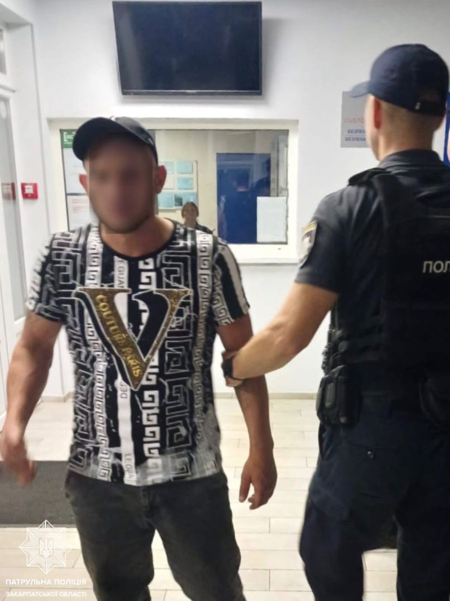 Неподалік Ужгородського вокзалу грабіжники побили та обікрали чоловіка0
