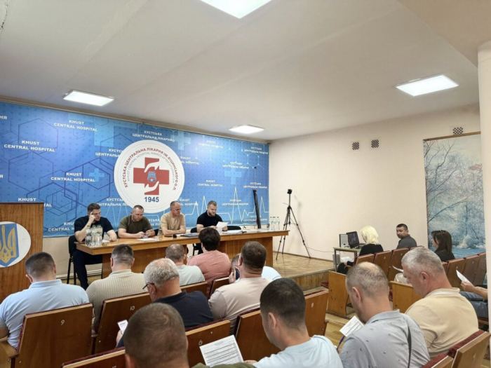 Новий формат: виїзний виконком пройшов у Хустській центральній лікарні2