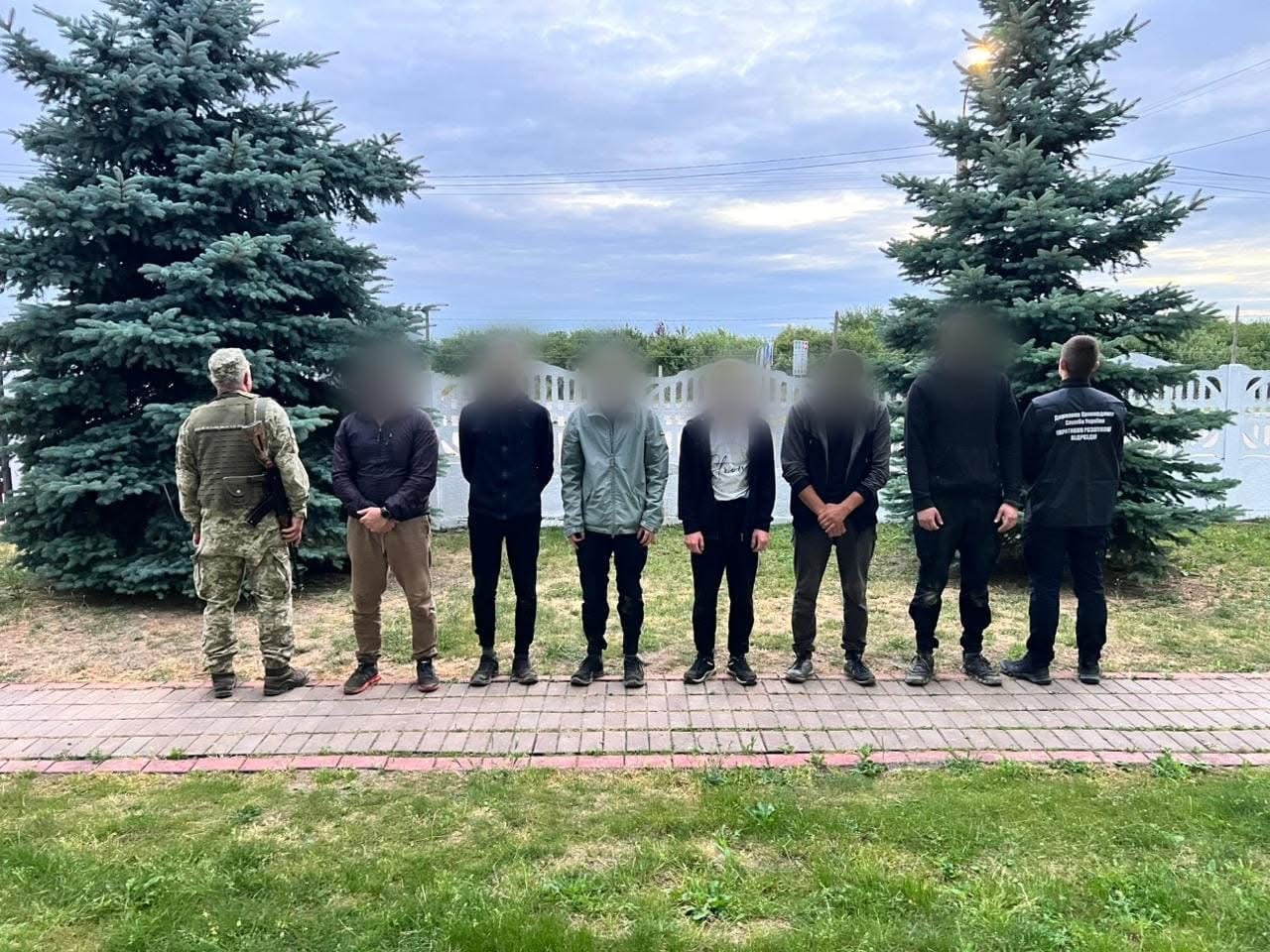 Поблизу кордону з Угорщиною прикордонники зупинили групу порушників0