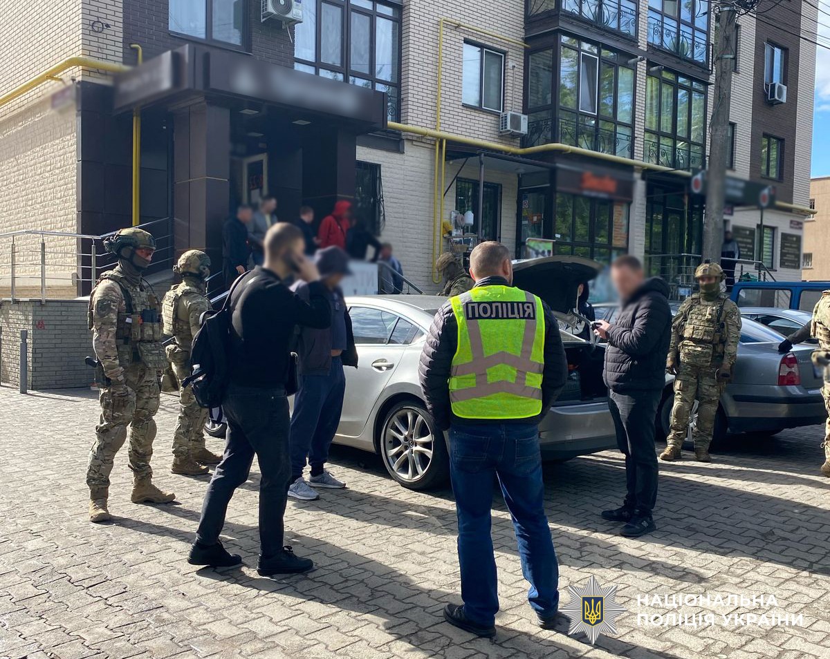 Поліція спільно з СБУ ліквідували два канали незаконної торгівлі зброєю0