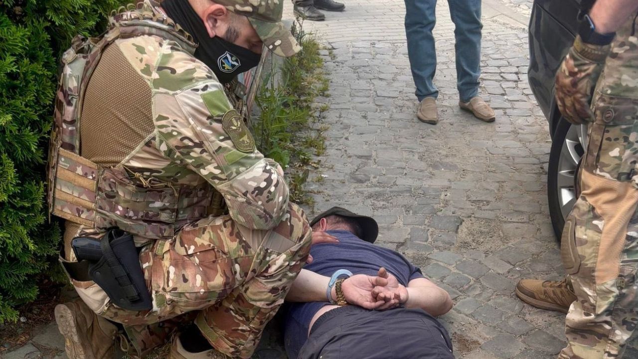 Затримання злочинця у Поляні під час збуту наркотиків