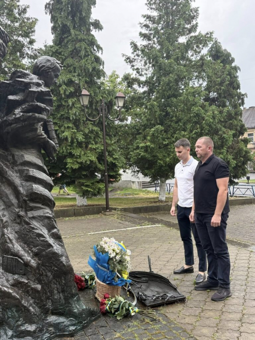 Урочисте покладання квітів до пам’ятника Тарасові Шевченку2