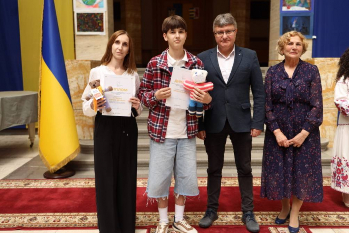 В атріумі ОВА відзначили юних митців Закарпаття0