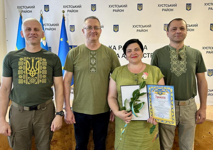 З нагоди Дня державного службовця та Дня Конституції України відбулося урочисте нагородження працівників районної військової адміністрації5