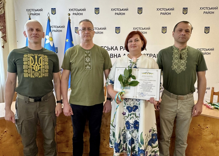 З нагоди Дня державного службовця та Дня Конституції України відбулося урочисте нагородження працівників районної військової адміністрації4