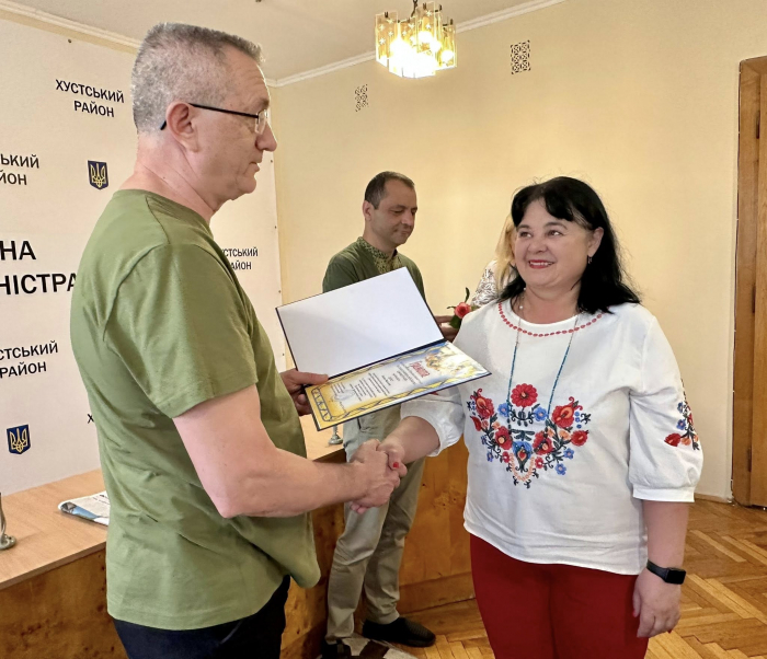 З нагоди Дня державного службовця та Дня Конституції України відбулося урочисте нагородження працівників районної військової адміністрації1