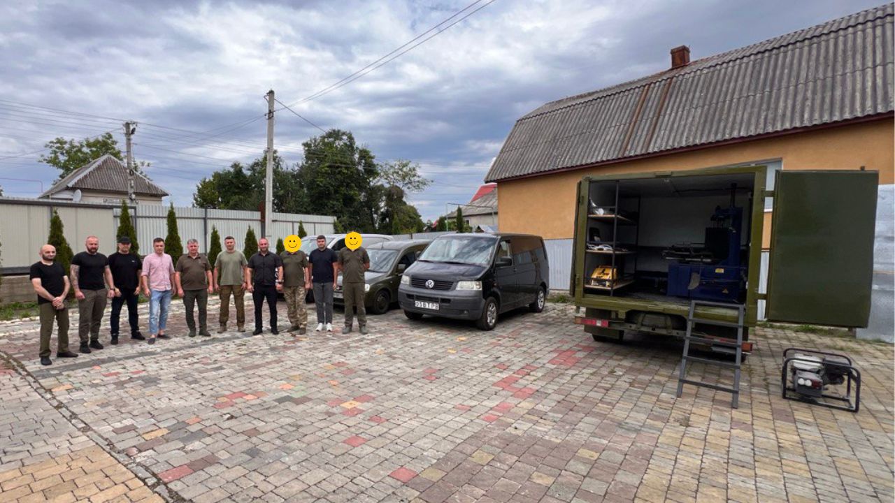 Передача авто для ЗСУ з Свалявщини