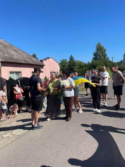 На Мукачівщині зустріли захисника України, який повернувся з російського полону0
