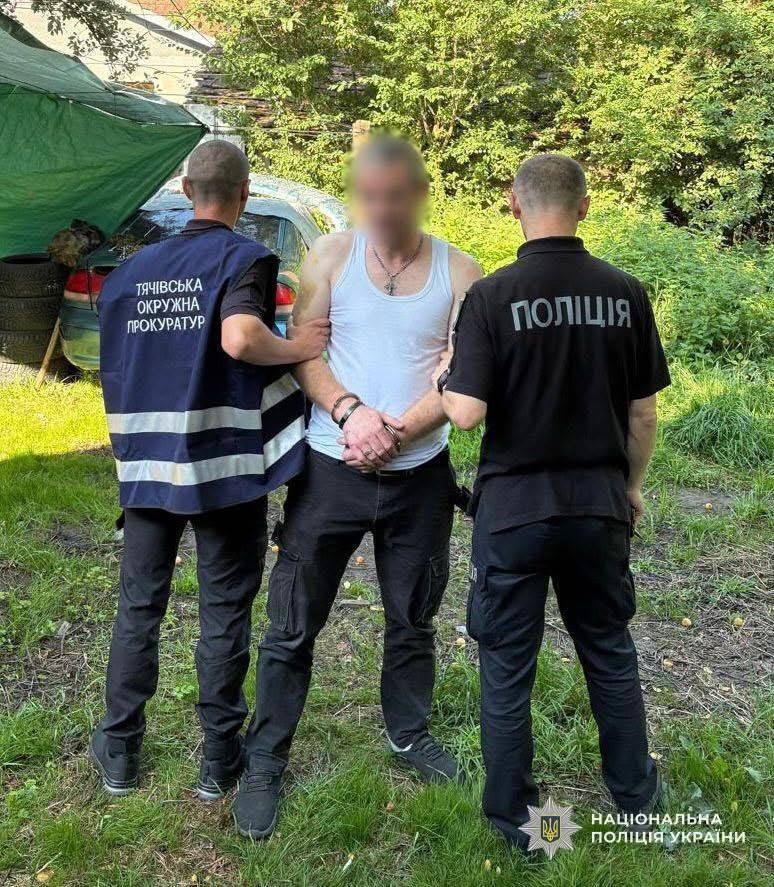 На Рахівщині поліція затримала підозрюваного у торгівлі особливо небезпечним наркотиком Альфа-PVР0