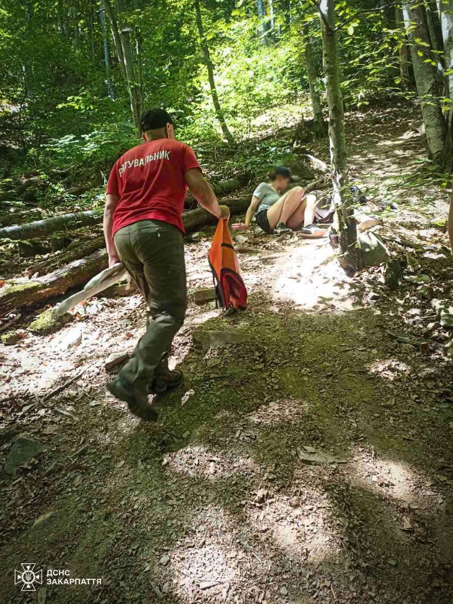 На Закарпатті біля водоспаду Шипіт травмувалася 19-річна львів’янка0