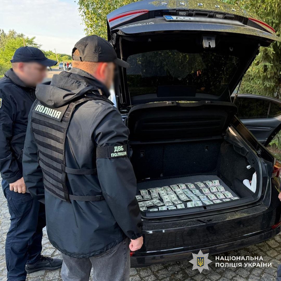 На Закарпатті викрили канал переправлення чоловіків за кордон: організатор намагався підкупити прикордонника0