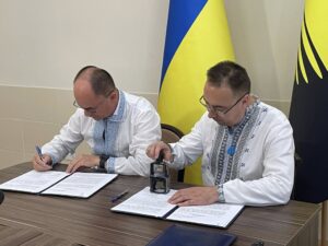 «Пліч-о-пліч: згуртовані громади»: Хустська та Покровська громади підписали Меморандум про співпрацю1