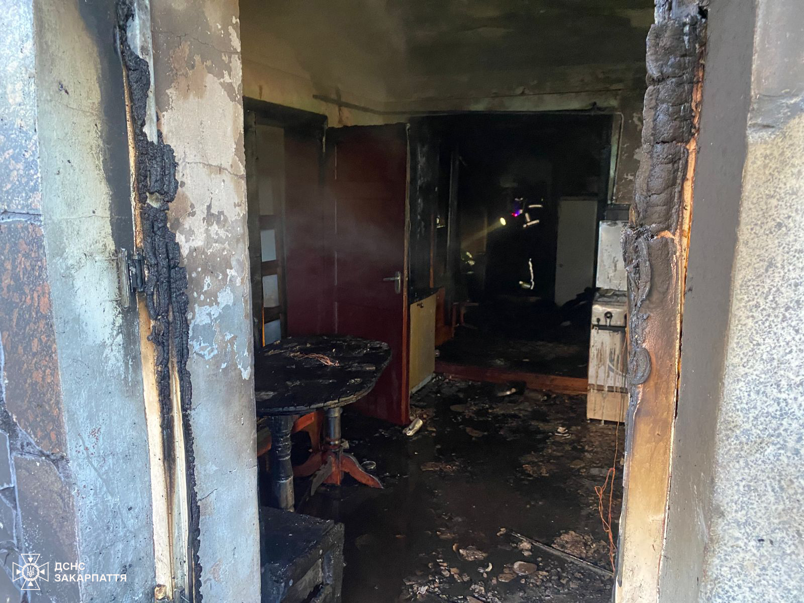 Рятувальники Берегівщини ліквідували пожежу в житловому будинку в с. Хижа0