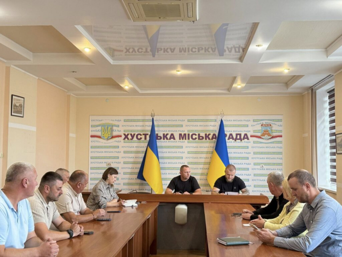 У Хустській міськраді позачергово засідав виконавчий комітет2