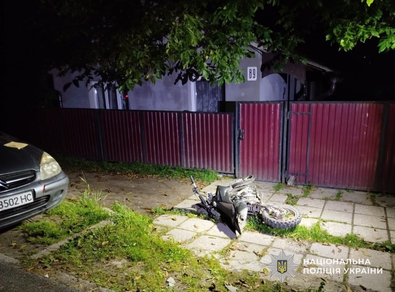 У Рахові трапилася ДТП: тяжкі травми отримав неповнолітній пасажирмотоцикла0
