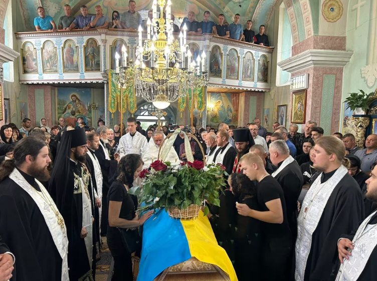 У селі Лохово на Мукачівщині попрощалися з полеглим на війні Іваном Олесіним1