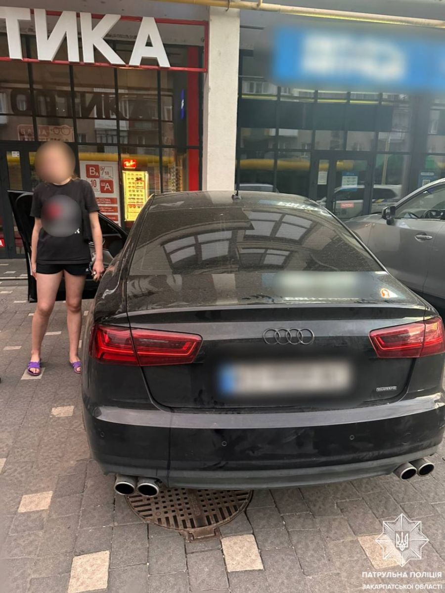 Нетвереза і без права керування: в Ужгороді оштрафували водійку Audi0