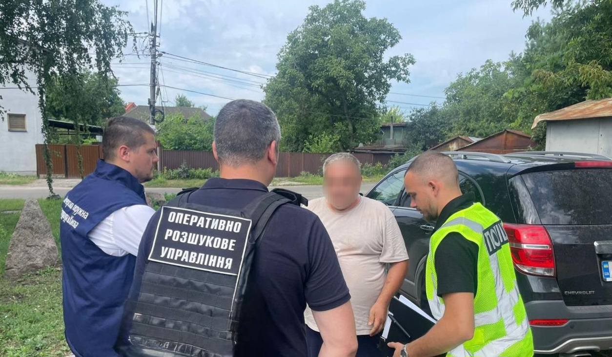 Трьом переправникам, які намагалися перевезти через кордон військовозобов’язаних, повідомлено про підозру0