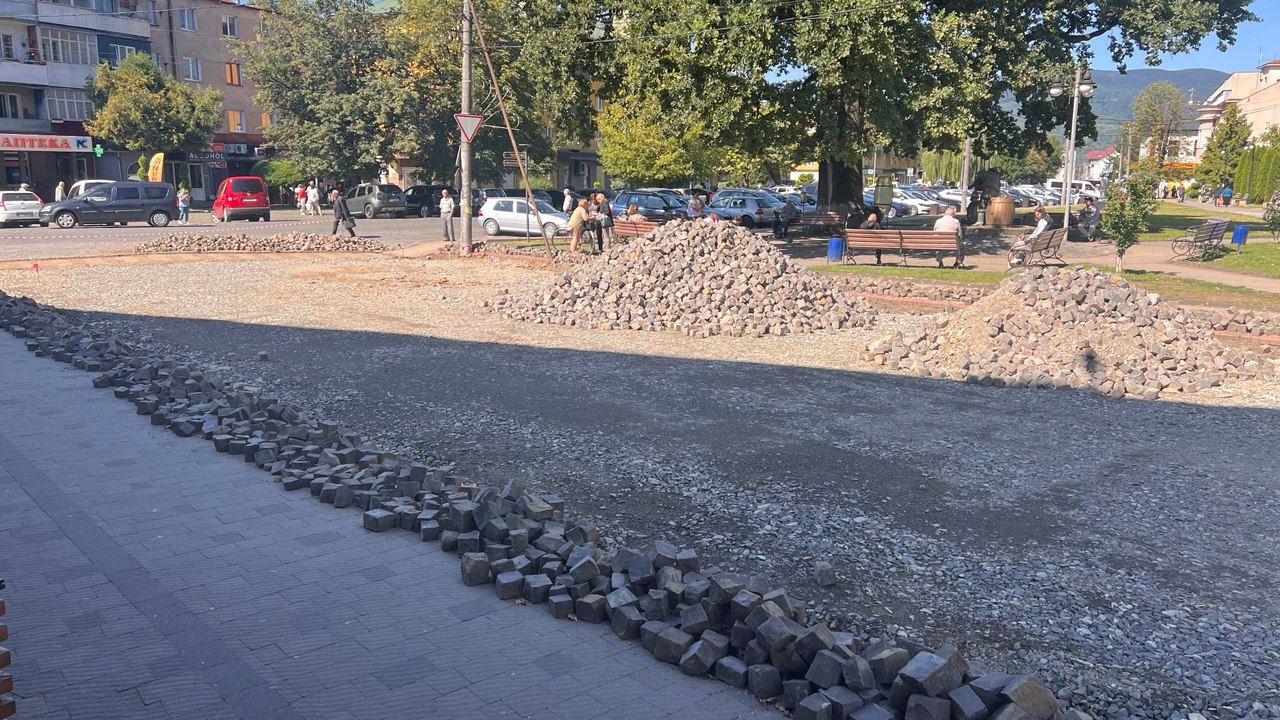 Ремонт дороги на вулиці Шевченка у Сваляві фото