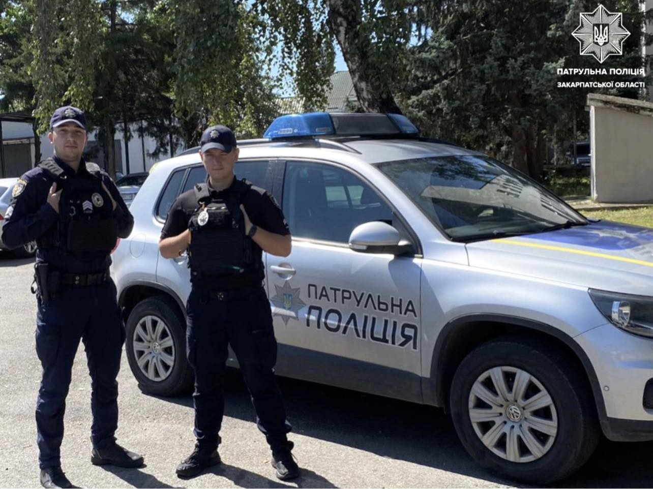 В Ужгороді патрульні допомогли семирічному хлопчику повернутися додому0