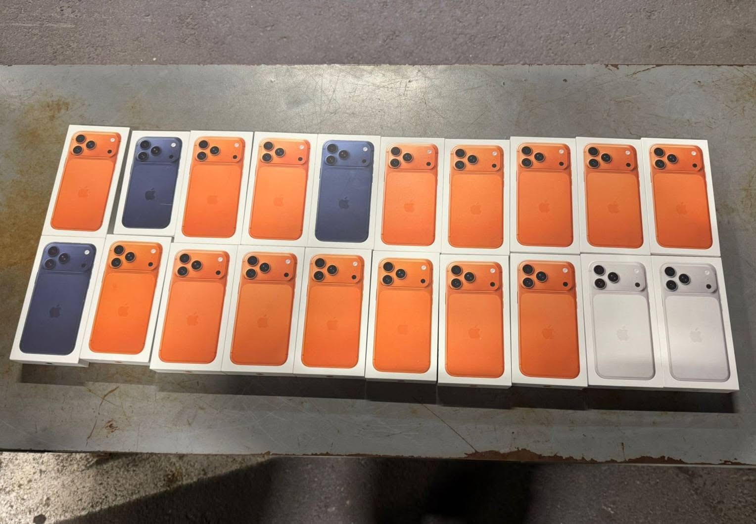 iPhone 17 Pro ще не встигли надійти до магазинів, а вже «засвітилися» на кордоні0