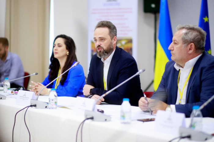 Міжмуніципальне партнерство: громади Закарпаття та Румунії підписали п'ять угод0