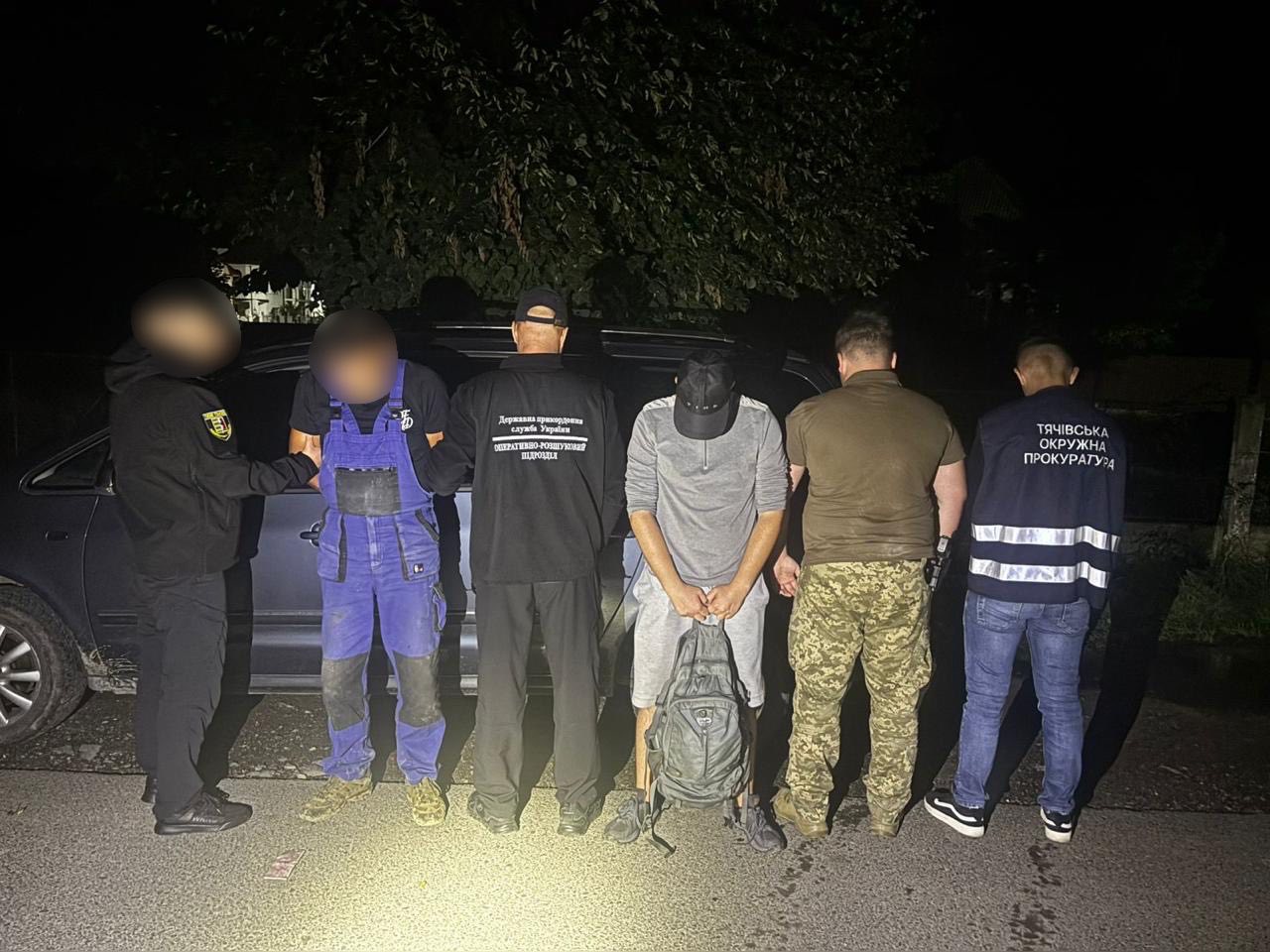 Не встиг взяти 3000$: на Закарпатті прикордонники затримали переправника0