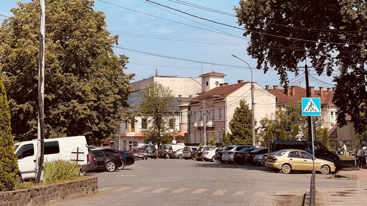 Центр Сваляви
