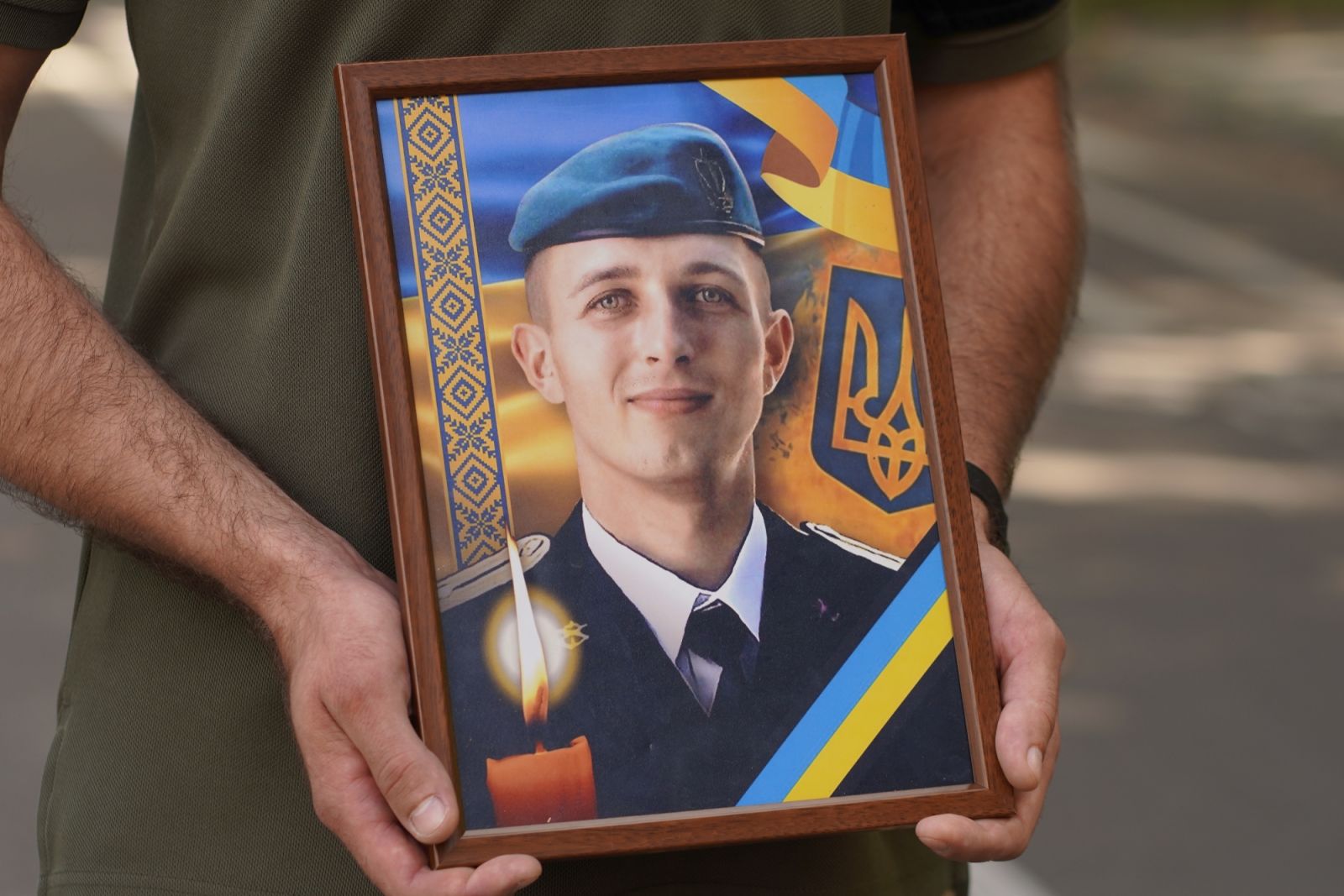 В Ужгороді попрощалися із загиблим Героєм 22-річним Владиславом Мельником0
