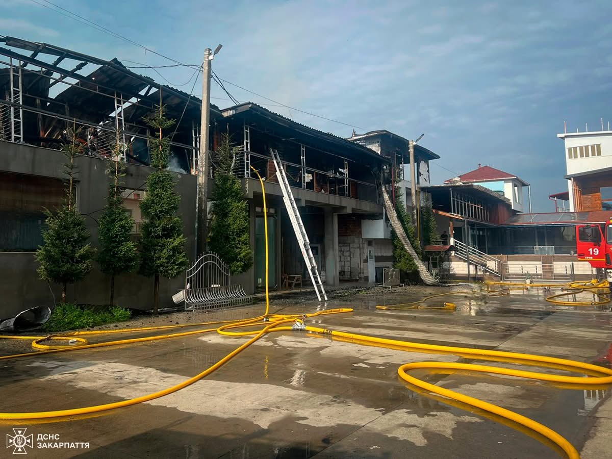 Вогнеборці Тячівщини ліквідували пожежу під час якої постраждав власник0