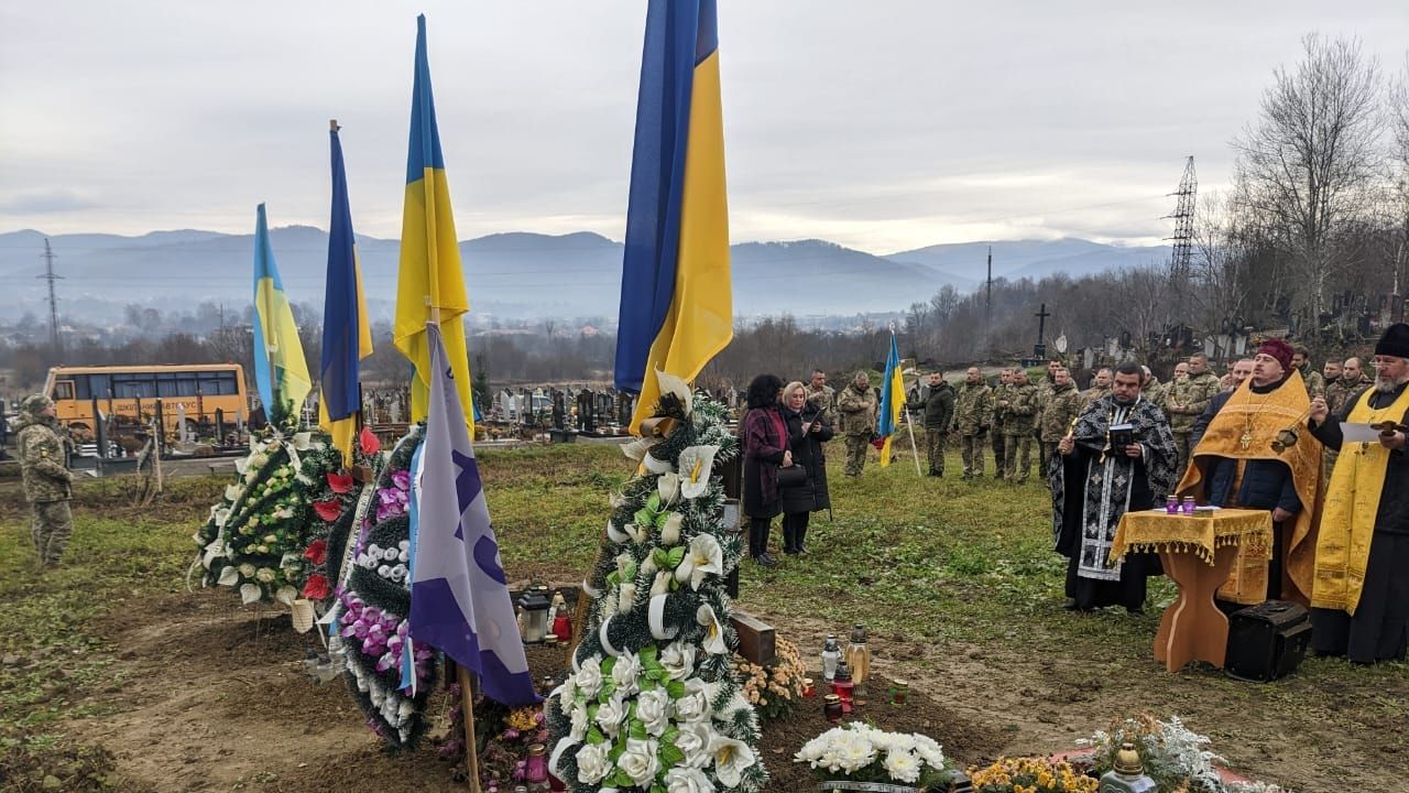 Панахида на Алеї слави