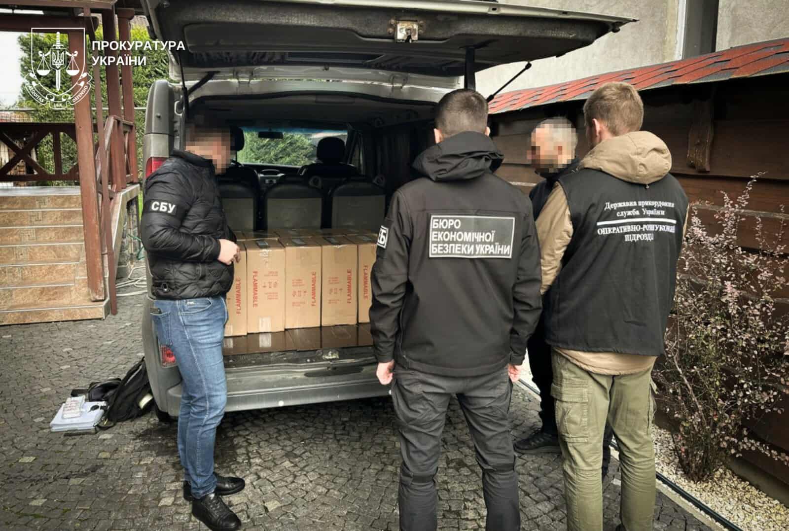 Алкоголь, тютюн і 7 тонн спирту: на Закарпатті накрили підпільне виробництво0