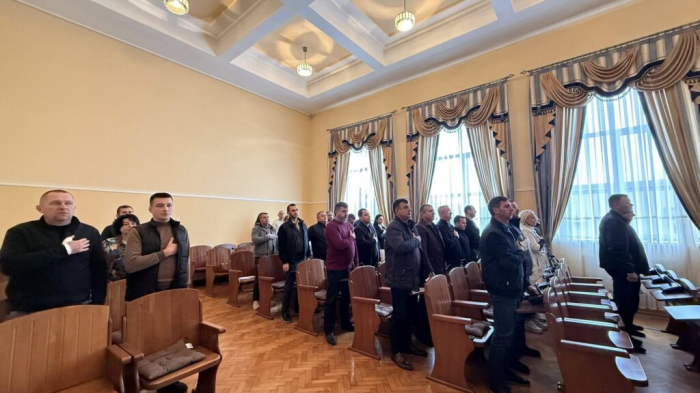 Депутати зібралися на позачергове засідання сесії  міської ради3