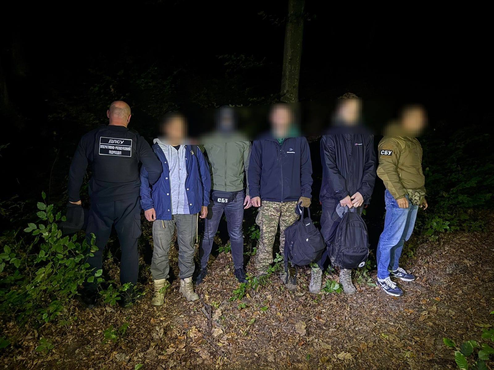 На Закарпатті прикордонники припинили дві спроби незаконного переправлення осіб через кордон0