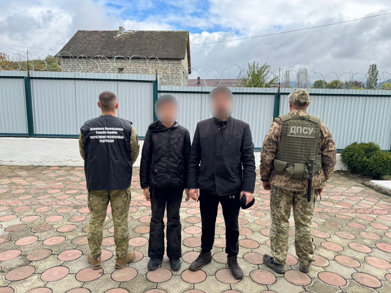 На Закарпатті прикордонники затримали чотирьох осіб, які намагались незаконно потрапити до Румунії0