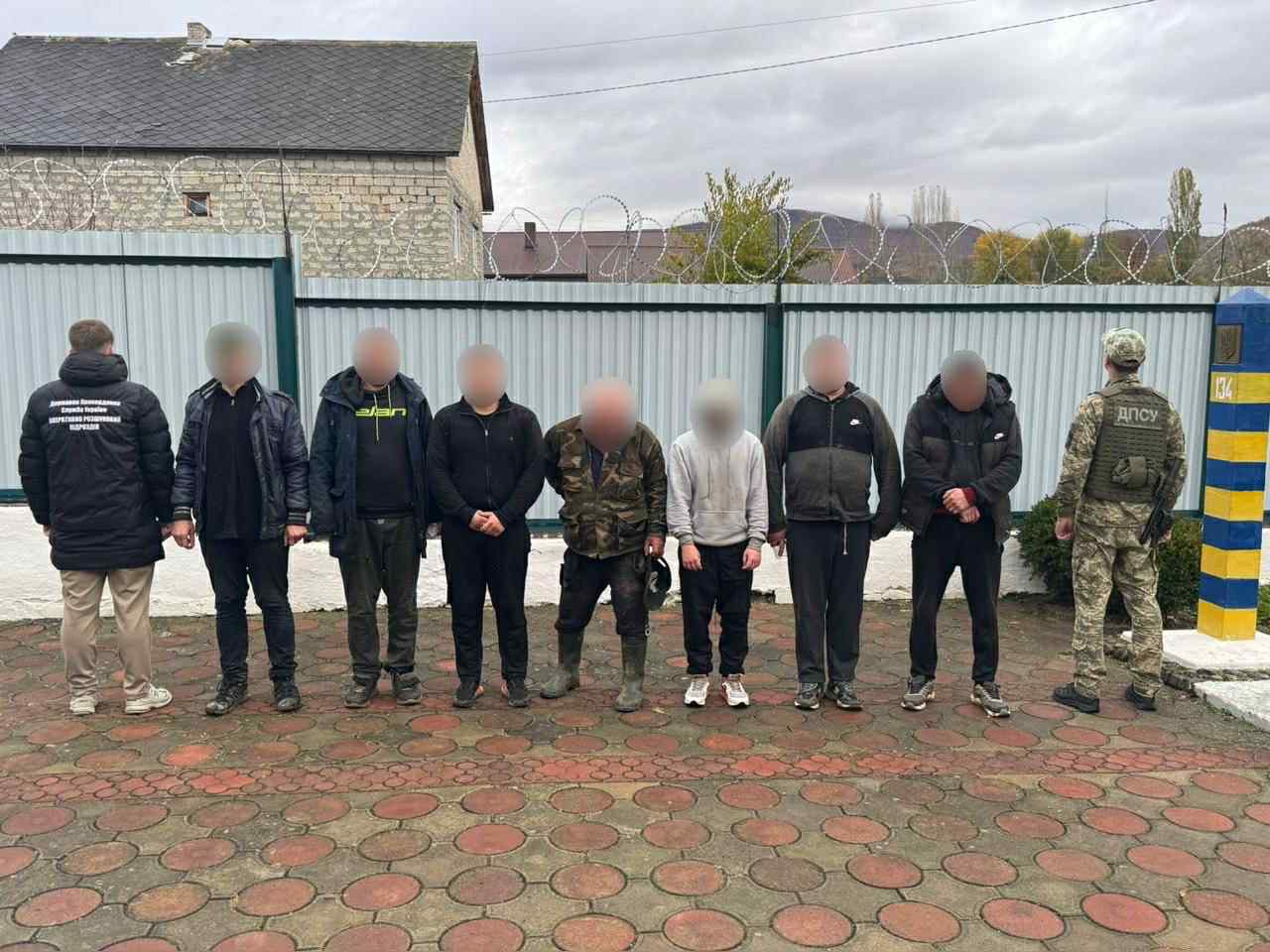 На Закарпатті прикордонники затримали дві групи порушників з «провідником»0