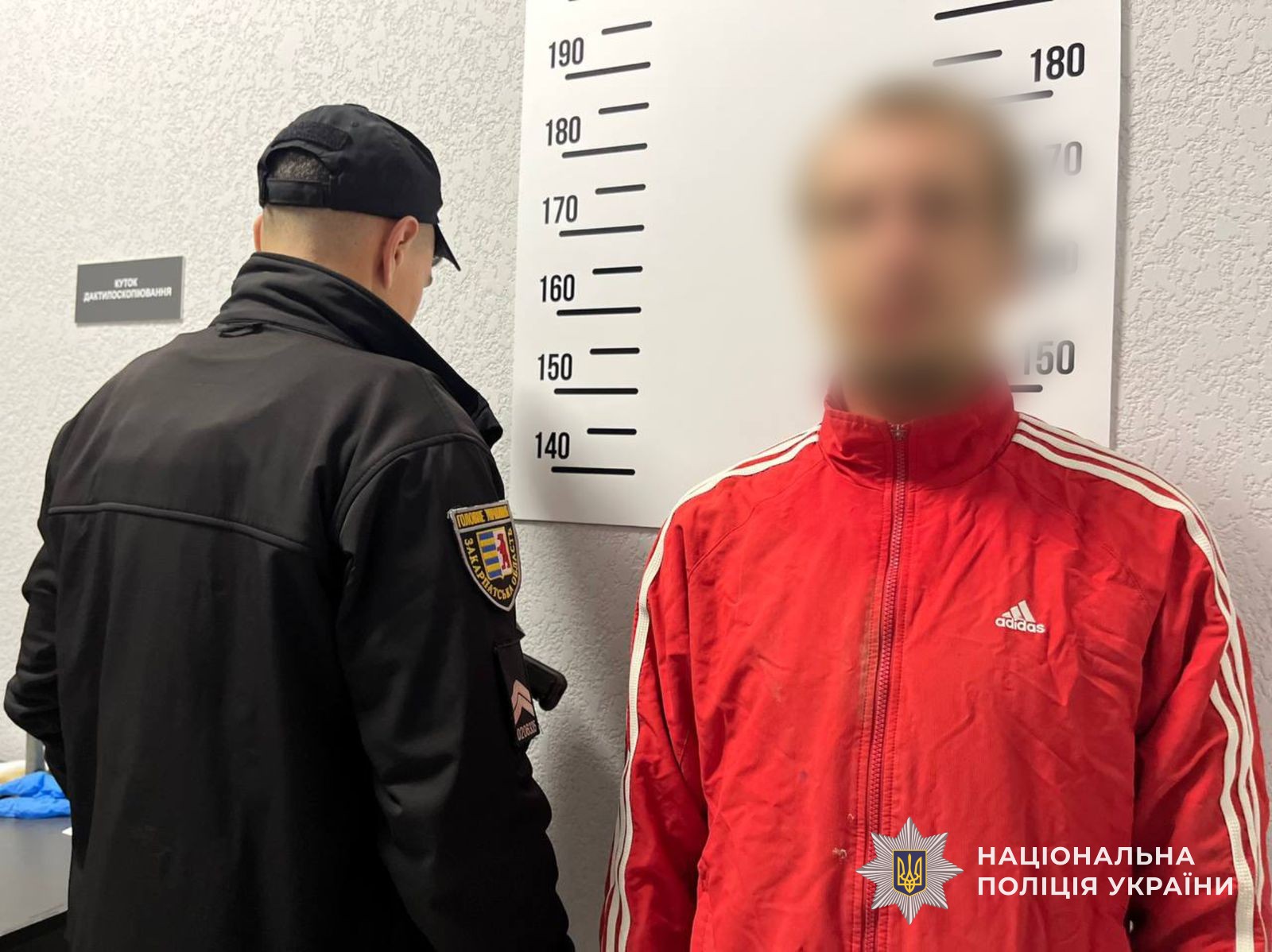 У Мукачеві затримали чоловіка, який підпалював автівки на замовлення0