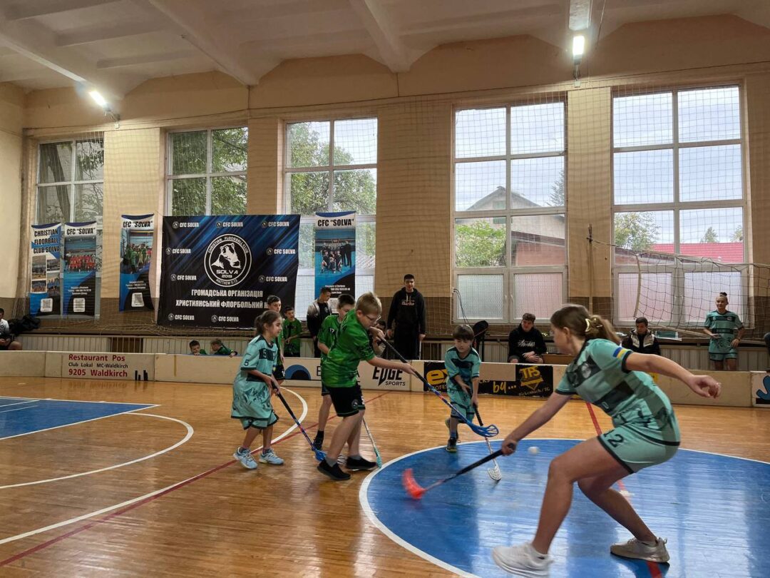 Змагання з флорболу у Сваляві